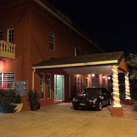 Montecristo Inn Piarco Eksteriør billede