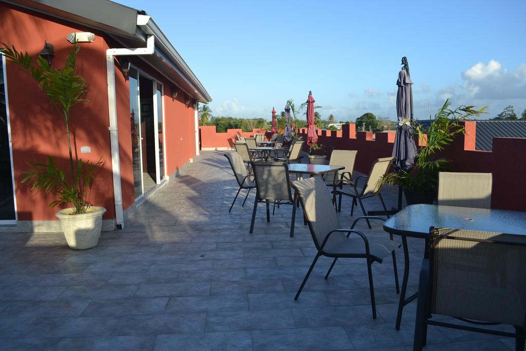 Montecristo Inn Piarco Eksteriør billede