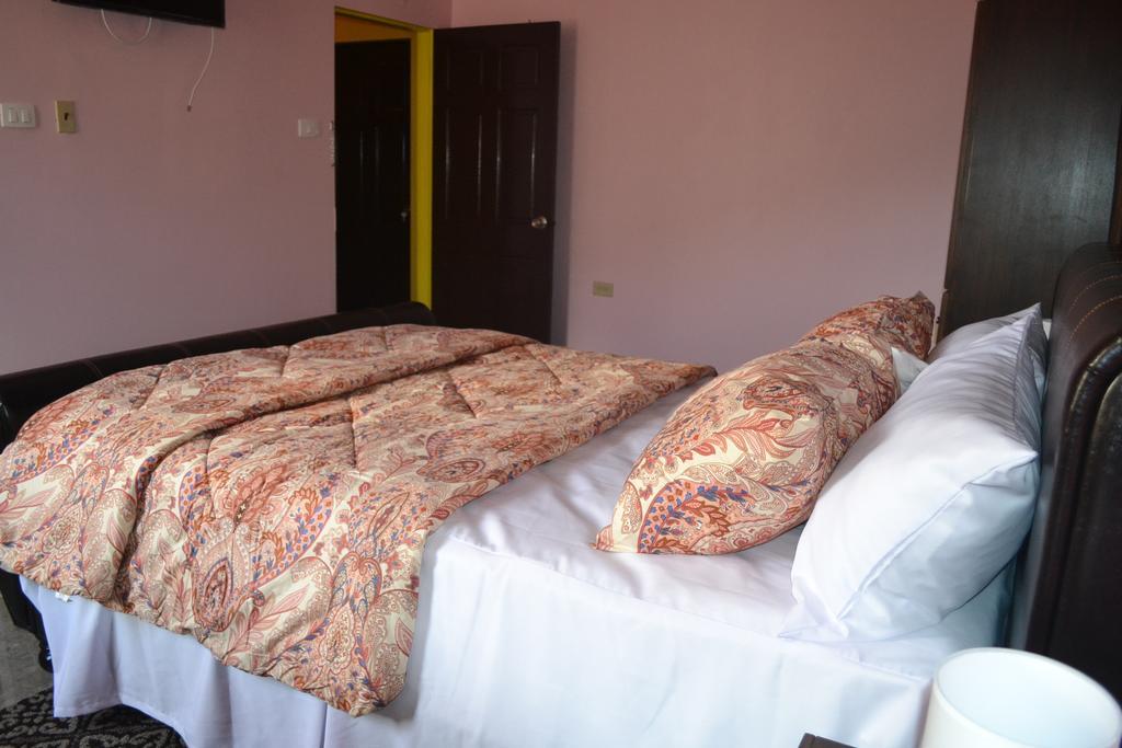 Montecristo Inn Piarco Eksteriør billede