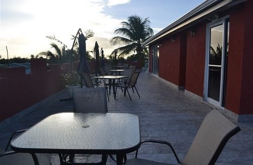 Montecristo Inn Piarco Eksteriør billede